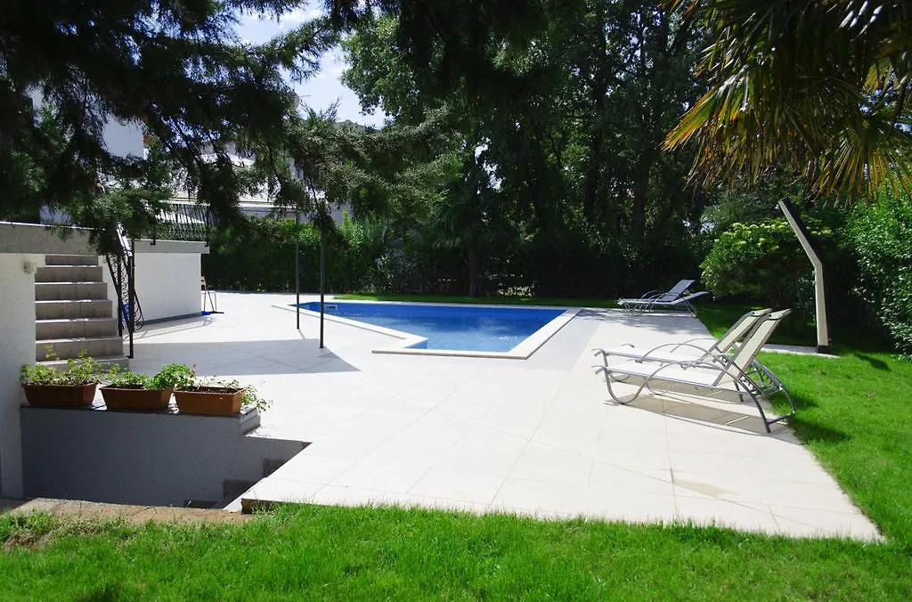 Villa Marty With Private Pool And Jacuzzi Rosini 0*,