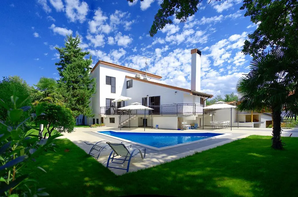 Villa Marty With Private Pool And Jacuzzi Rosini 0*,